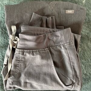 Figs Gray Scrub Set